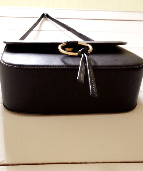 archives（アルシーヴ）の「○リングポイントショルダーバッグ（ショルダーバッグ・レディース・レッド/アイボリー/ブラック/ワイン/モカ/ベージュ・MEDIUM）」の10枚目の写真