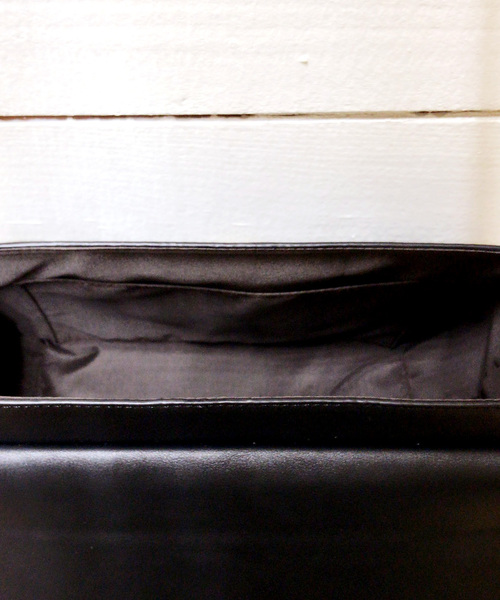 archives（アルシーヴ）の「○リングポイントショルダーバッグ（ショルダーバッグ・レディース・レッド/アイボリー/ブラック/ワイン/モカ/ベージュ・MEDIUM）」の12枚目の写真