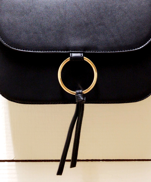 archives（アルシーヴ）の「○リングポイントショルダーバッグ（ショルダーバッグ・レディース・レッド/アイボリー/ブラック/ワイン/モカ/ベージュ・MEDIUM）」の13枚目の写真