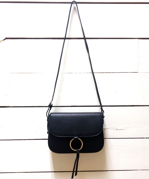 archives（アルシーヴ）の「○リングポイントショルダーバッグ（ショルダーバッグ・レディース・レッド/アイボリー/ブラック/ワイン/モカ/ベージュ・MEDIUM）」の16枚目の写真