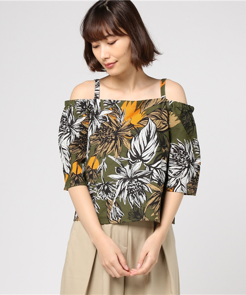 SpRay（スプレイ）の「リゾート柄５分袖オフショル（シャツ/ブラウス・レディース・カーキ/オフホワイト/ネイビー・FREE）」の16枚目の写真
