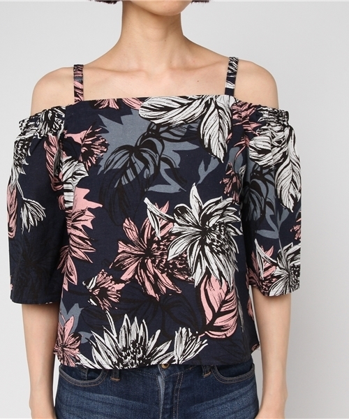 SpRay（スプレイ）の「リゾート柄５分袖オフショル（シャツ/ブラウス・レディース・カーキ/オフホワイト/ネイビー・FREE）」の7枚目の写真