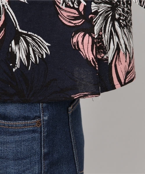 SpRay（スプレイ）の「リゾート柄５分袖オフショル（シャツ/ブラウス・レディース・カーキ/オフホワイト/ネイビー・FREE）」の5枚目の写真