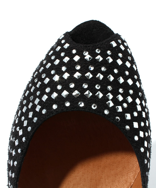 Soareak(ソアリーク)の「【Jeffrey Campbell】 スタッズオープントゥ(パンプス・レディース・ベージュ/ブラック・36/37/38)」の6枚目の写真