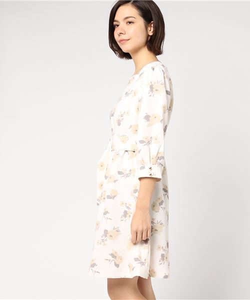 GeeRA（ジーラ）の「ベルト付フラワープリントワンピース（ワンピース・レディース・ベージュ系その他・LARGE/X-LARGE/MEDIUM/SMALL）」の3枚目の写真