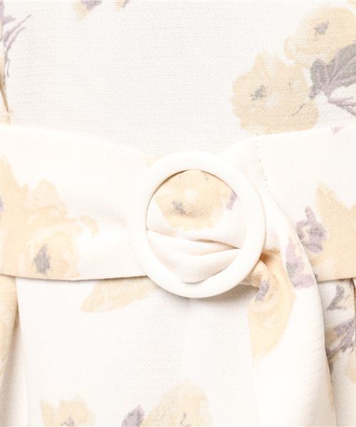 GeeRA（ジーラ）の「ベルト付フラワープリントワンピース（ワンピース・レディース・ベージュ系その他・LARGE/X-LARGE/MEDIUM/SMALL）」の9枚目の写真