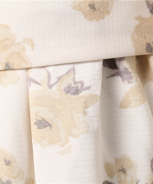 GeeRA（ジーラ）の「ベルト付フラワープリントワンピース（ワンピース・レディース・ベージュ系その他・LARGE/X-LARGE/MEDIUM/SMALL）」の10枚目の写真