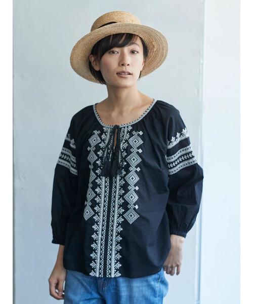 AMERICAN HOLIC（アメリカンホリック）の「・刺繍ギャザーブラウス（シャツ/ブラウス・レディース・オフホワイト/ブラック/ベージュ/マスタード・FREE）」の9枚目の写真