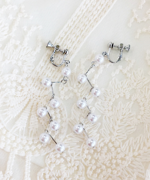 apres jour(アプレジュール)の「【apres jour×ARIAZ】ジグザグパールイヤリング(イヤリング・レディース・シルバー/ゴールド・FREE)」の9枚目の写真