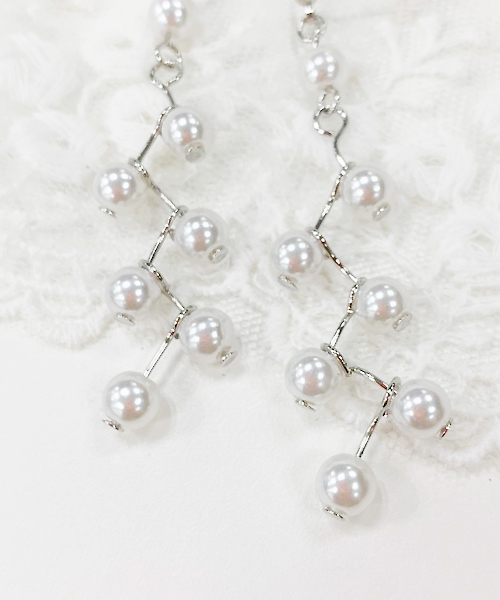 apres jour(アプレジュール)の「【apres jour×ARIAZ】ジグザグパールイヤリング(イヤリング・レディース・シルバー/ゴールド・FREE)」の14枚目の写真