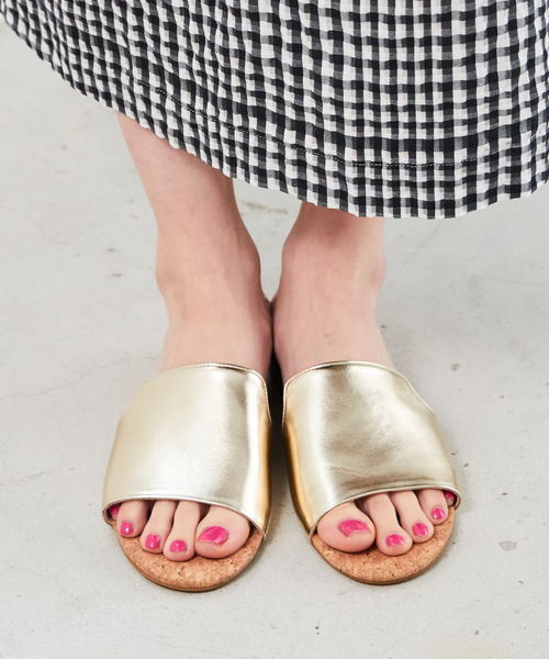 ORiental TRaffic（オリエンタルトラフィック）の「春夏★サイドカットフラットサンダル★8230（サンダル・レディース・ブラック/ピンク/ゴールド/イエロー/シルバー・3L/L/LL/M/S/SS）」の5枚目の写真