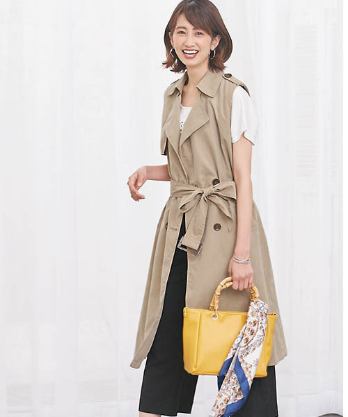 Pierrot（ピエロ）の「ロングトレンチジレ（トレンチコート・レディース・ベージュ/ネイビー/キャメル・M/L）」の2枚目の写真