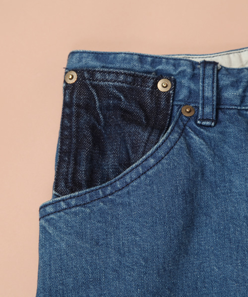 FURFUR（ファーファー）の「バイカラーデニムパンツ（デニムパンツ・レディース・インディゴブルー/ライトブルー・34/36/38）」の9枚目の写真