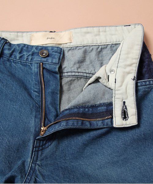 FURFUR（ファーファー）の「バイカラーデニムパンツ（デニムパンツ・レディース・インディゴブルー/ライトブルー・34/36/38）」の10枚目の写真