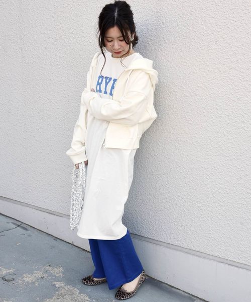 Khaju(カージュ)の「Khaju:ルーズフードジップパーカー(パーカー・レディース・ホワイト/ライトグレー/ベージュ系その他・ONE SIZE)」の14枚目の写真