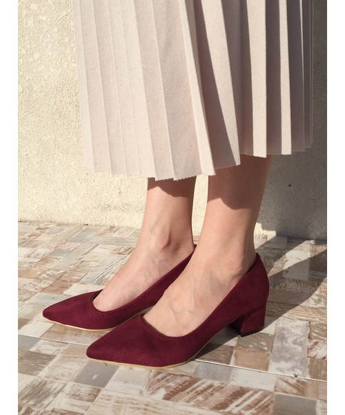 CLEA（クレア）の「【4.5cmヒール】デイリーポインテッドチャンキーパンプス（パンプス・レディース・ベージュ/ブラック/グレー/ブラック系その他/ワイン/キャメル・23.5cm/25.0cm/23.0cm/24.0cm/24.5cm/22.5cm）」の2枚目の写真