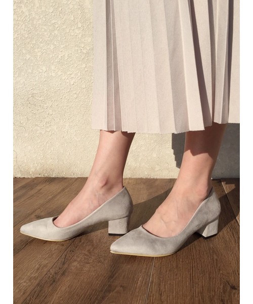 CLEA（クレア）の「【4.5cmヒール】デイリーポインテッドチャンキーパンプス（パンプス・レディース・ベージュ/ブラック/グレー/ブラック系その他/ワイン/キャメル・23.5cm/25.0cm/23.0cm/24.0cm/24.5cm/22.5cm）」の7枚目の写真