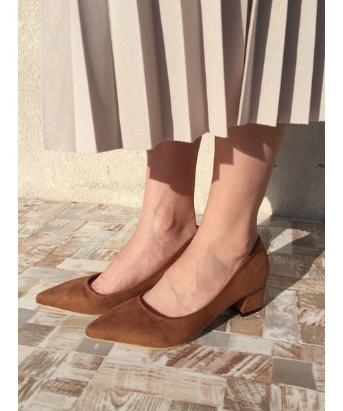 CLEA（クレア）の「【4.5cmヒール】デイリーポインテッドチャンキーパンプス（パンプス・レディース・ベージュ/ブラック/グレー/ブラック系その他/ワイン/キャメル・23.5cm/25.0cm/23.0cm/24.0cm/24.5cm/22.5cm）」の15枚目の写真