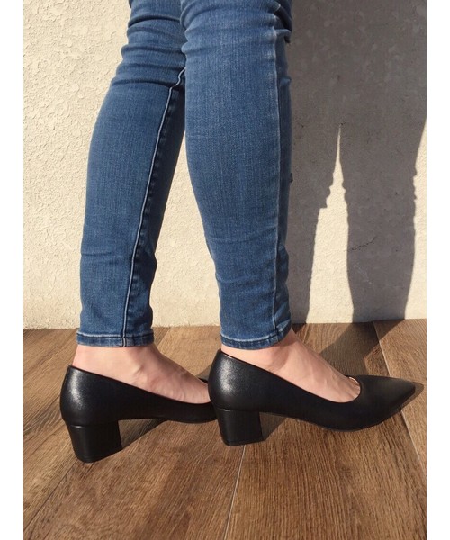 CLEA（クレア）の「【4.5cmヒール】デイリーポインテッドチャンキーパンプス（パンプス・レディース・ベージュ/ブラック/グレー/ブラック系その他/ワイン/キャメル・23.5cm/25.0cm/23.0cm/24.0cm/24.5cm/22.5cm）」の18枚目の写真