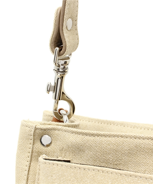 PLST（プラステ）の「MARKS & ANGELS Star スタッズ　バッグ（ハンドバッグ・レディース・ベージュ・FREE）」の4枚目の写真