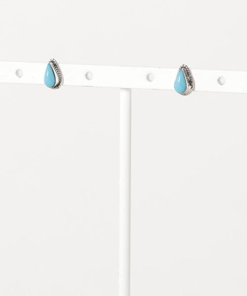 TONE SELECT GOODS（トーンセレクトグッズ）の「【925 SILVER ACC】Native天然石ピアスSV925(OG)（ピアス（両耳用）・レディース・ホワイト/ブラック/ターコイズブルー・FREE）」の3枚目の写真
