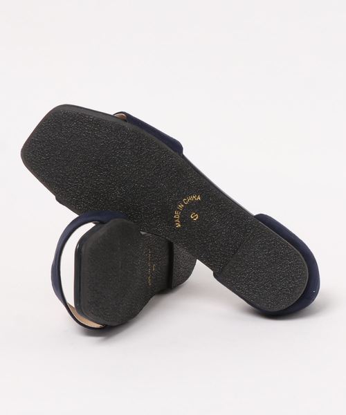 AMERICAN HOLIC(アメリカンホリック)の「スクエアセパレートフラットパンプス(サンダル・レディース・ベージュ/ネイビー/イエロー・S/M/L)」の4枚目の写真