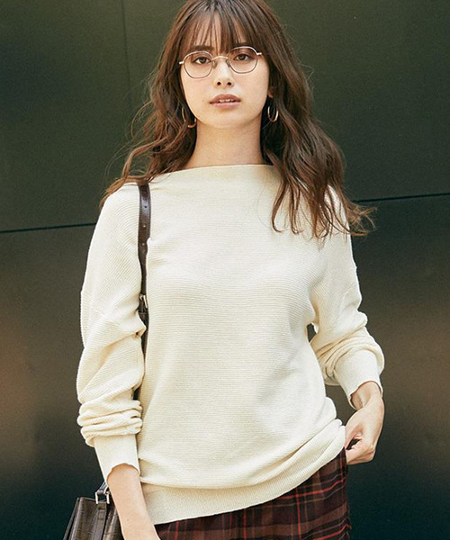 IEDIT(イディット)の「IEDIT 素肌に心地いい もちさらシルク混ガーター編みニット(ニット/セーター・レディース・グリーン/ワインレッド/ベージュ/アイボリー・SMALL/MEDIUM/LARGE/X-LARGE/XX-LARGE)」の2枚目の写真