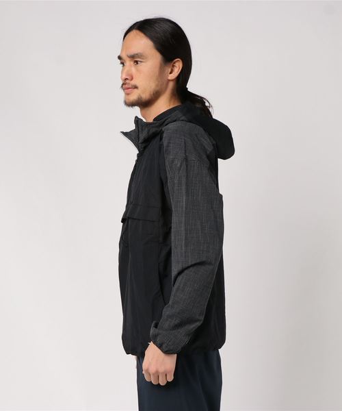 Reebok(リーボック)の「アノラック ジャケット / Training Supply Anorak Jacket(ナイロンジャケット・メンズ・ライトグレー/ブラック・SMALL/MEDIUM/LARGE/X-LARGE/XX-LARGE/X-SMALL)」の3枚目の写真