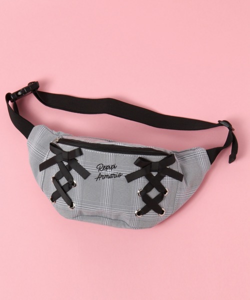 repipi armario(レピピ アルマリオ)の「アミアゲウエストショルダー(ボディバッグ/ウエストポーチ・キッズ・グレー/ピンク/ブラック・FREE)」の3枚目の写真