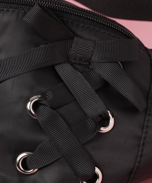 repipi armario(レピピ アルマリオ)の「アミアゲウエストショルダー(ボディバッグ/ウエストポーチ・キッズ・グレー/ピンク/ブラック・FREE)」の11枚目の写真