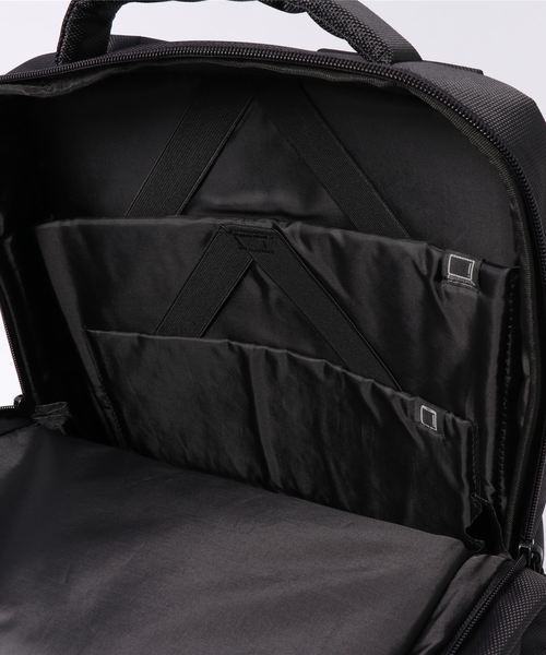 LuuNa（ルーナ）の「【A4】【PCクッション】バックパック（バックパック/リュック・メンズ・ブラック/ネイビー・FREE）」の4枚目の写真