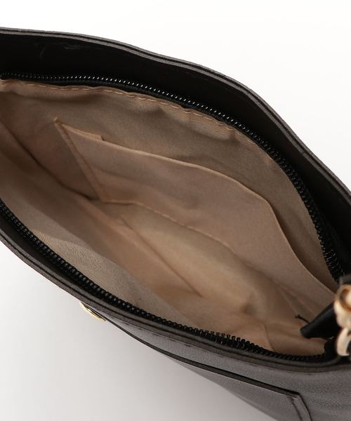 c.u.l（シーユーエル）の「【c.u.l】PUレザー ワンショルダーバッグ 縦型バッグ ショルダーバッグ cula50（ショルダーバッグ・レディース・ブラック/ベージュ/ブラウン/アイボリー・FREE）」の7枚目の写真