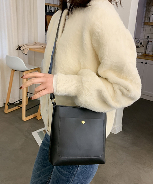 c.u.l（シーユーエル）の「【c.u.l】PUレザー ワンショルダーバッグ 縦型バッグ ショルダーバッグ cula50（ショルダーバッグ・レディース・ブラック/ベージュ/ブラウン/アイボリー・FREE）」の9枚目の写真