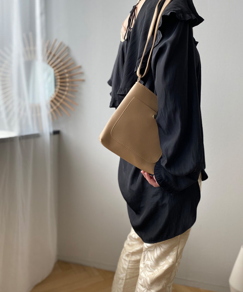 c.u.l（シーユーエル）の「【c.u.l】PUレザー ワンショルダーバッグ 縦型バッグ ショルダーバッグ cula50（ショルダーバッグ・レディース・ブラック/ベージュ/ブラウン/アイボリー・FREE）」の14枚目の写真