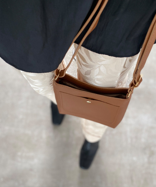 c.u.l（シーユーエル）の「【c.u.l】PUレザー ワンショルダーバッグ 縦型バッグ ショルダーバッグ cula50（ショルダーバッグ・レディース・ブラック/ベージュ/ブラウン/アイボリー・FREE）」の19枚目の写真