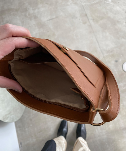 c.u.l（シーユーエル）の「【c.u.l】PUレザー ワンショルダーバッグ 縦型バッグ ショルダーバッグ cula50（ショルダーバッグ・レディース・ブラック/ベージュ/ブラウン/アイボリー・FREE）」の20枚目の写真