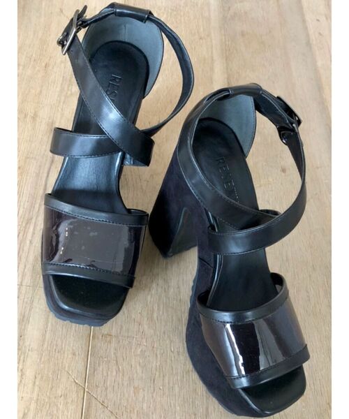 RESEXXY（リゼクシー）の「チャンキーヒールクロスサンダル（サンダル・レディース・ブラック/ベージュ/モカ・SMALL/MEDIUM/LARGE）」の9枚目の写真