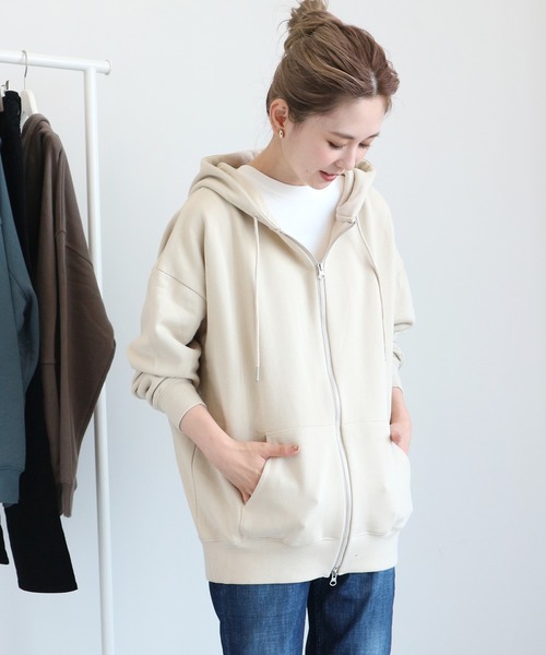 AMERICAN HOLIC（アメリカンホリック）の「バックドレープフード付き裏毛パーカー　〇＊（パーカー・レディース・ライトベージュ/オレンジ/モカ/ブルー/ブラック・FREE）」の3枚目の写真