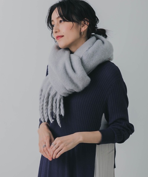 Bou Jeloud（ブージュルード）の「太フリンジボリュームストール（ストール/ショール・レディース・ライトグレー/ベージュ/オレンジ/アイボリー/ライトブルー・FREE）」の3枚目の写真
