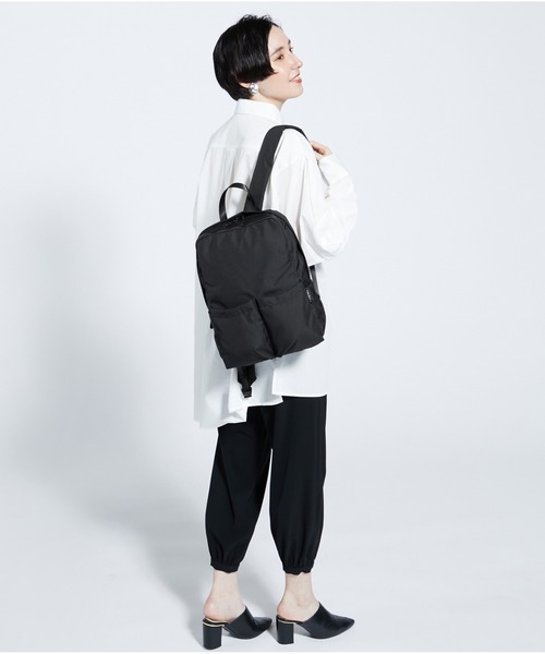 Y'SACCS(イザック)の「<Y’SACCS vous et> フロントポケットリュックサック(バックパック/リュック・レディース・ブラック/レッド/カーキ/ブルー/グレイッシュベージュ/マスタード・FREE)」の10枚目の写真