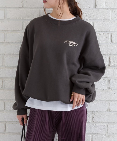 SpRay(スプレイ)の「オーバルプリント裏起毛スウェット(Tシャツ/カットソー・レディース・オフホワイト/ブルー/ラベンダー/スミクロ/ライトベージュ・FREE)」の2枚目の写真