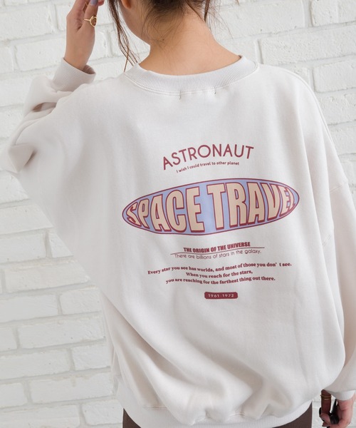 SpRay(スプレイ)の「オーバルプリント裏起毛スウェット(Tシャツ/カットソー・レディース・オフホワイト/ブルー/ラベンダー/スミクロ/ライトベージュ・FREE)」の3枚目の写真