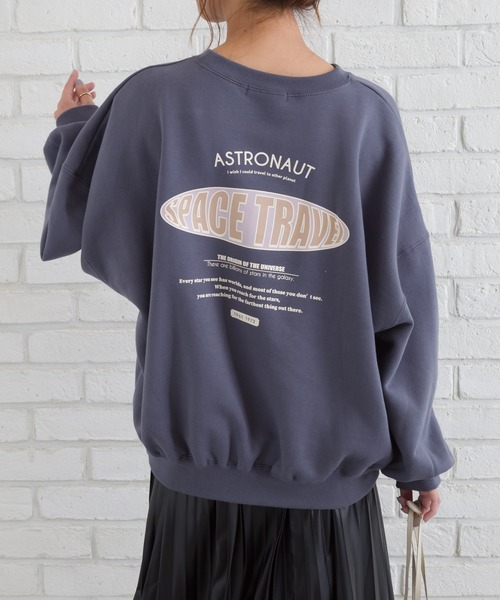 SpRay(スプレイ)の「オーバルプリント裏起毛スウェット(Tシャツ/カットソー・レディース・オフホワイト/ブルー/ラベンダー/スミクロ/ライトベージュ・FREE)」の4枚目の写真