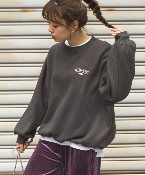 SpRay(スプレイ)の「オーバルプリント裏起毛スウェット(Tシャツ/カットソー・レディース・オフホワイト/ブルー/ラベンダー/スミクロ/ライトベージュ・FREE)」の7枚目の写真