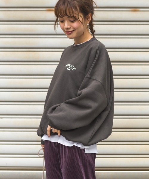 SpRay(スプレイ)の「オーバルプリント裏起毛スウェット(Tシャツ/カットソー・レディース・オフホワイト/ブルー/ラベンダー/スミクロ/ライトベージュ・FREE)」の8枚目の写真