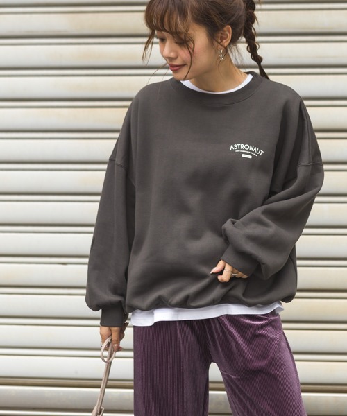 SpRay(スプレイ)の「オーバルプリント裏起毛スウェット(Tシャツ/カットソー・レディース・オフホワイト/ブルー/ラベンダー/スミクロ/ライトベージュ・FREE)」の9枚目の写真