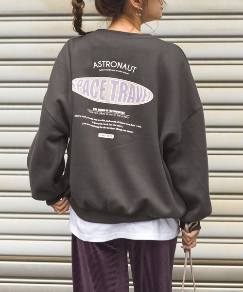 SpRay(スプレイ)の「オーバルプリント裏起毛スウェット(Tシャツ/カットソー・レディース・オフホワイト/ブルー/ラベンダー/スミクロ/ライトベージュ・FREE)」の11枚目の写真