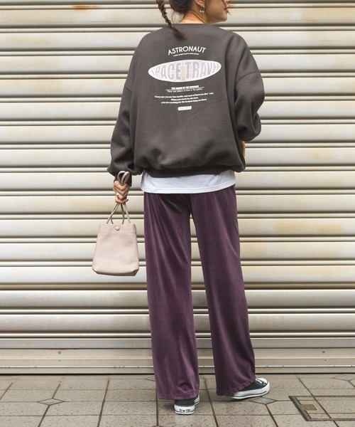 SpRay(スプレイ)の「オーバルプリント裏起毛スウェット(Tシャツ/カットソー・レディース・オフホワイト/ブルー/ラベンダー/スミクロ/ライトベージュ・FREE)」の14枚目の写真