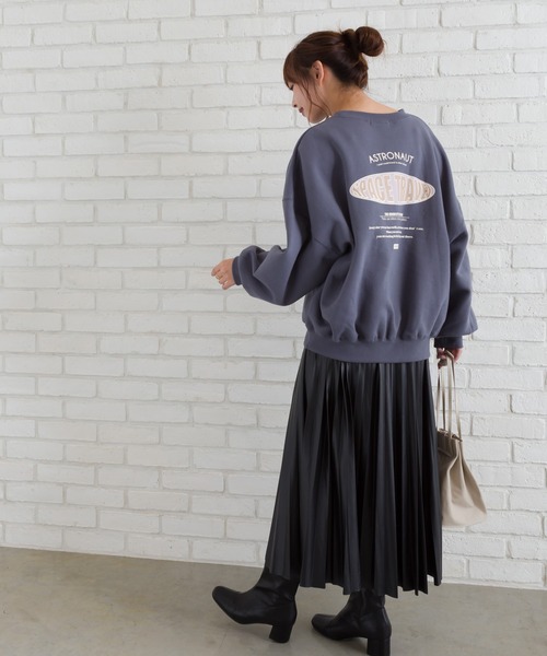 SpRay(スプレイ)の「オーバルプリント裏起毛スウェット(Tシャツ/カットソー・レディース・オフホワイト/ブルー/ラベンダー/スミクロ/ライトベージュ・FREE)」の22枚目の写真