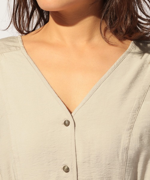 BAYFLOW（ベイフロー）の「3WAYスモッキングワンピース（レンチング(TM)エコヴェロ(TM)繊維使用）（ワンピース・レディース・ライトブルー/ブラック/カーキ/ナチュラル・SMALL/MEDIUM）」の9枚目の写真